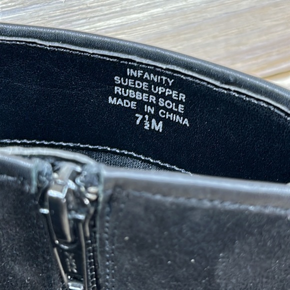 Aerosoles Suede Upper Booties Size 7 1/2M - Picture 2 of 9